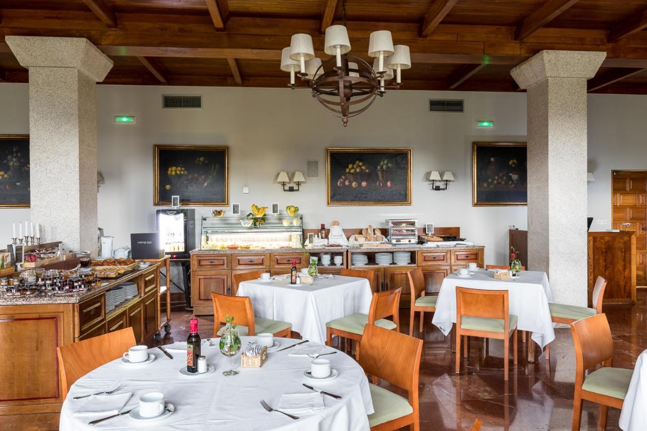 Parador De Tui Bagian luar foto